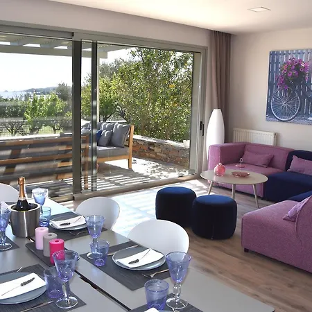 Muse Aparthotel 3*